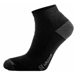 Hoch geschnittene Sportsocken